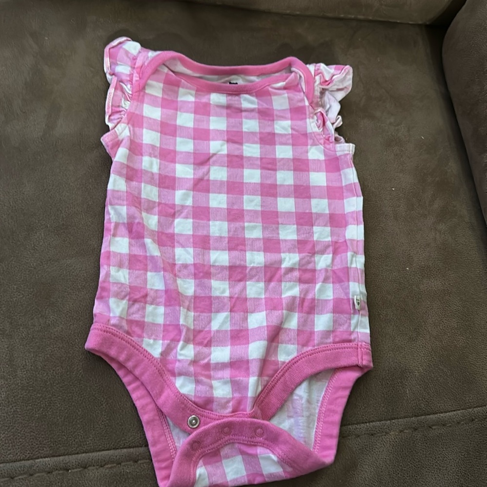 Baby Gap flutter sleeve onesie